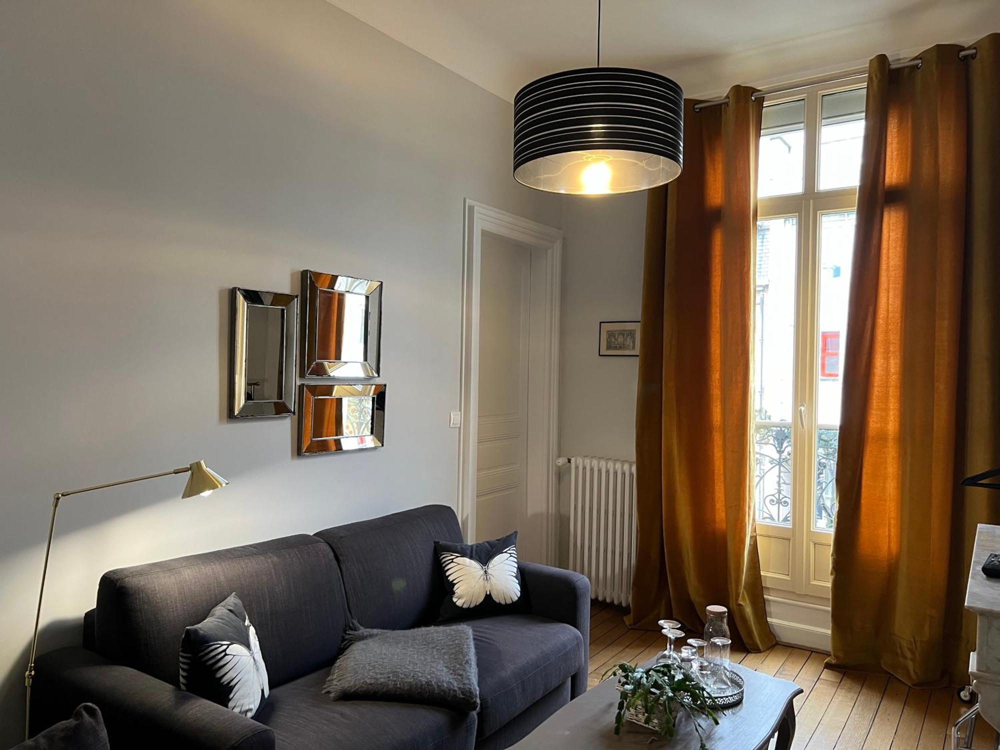La Demeure Des Sacres - Cathedrale Bed & Breakfast Reims Bagian luar foto