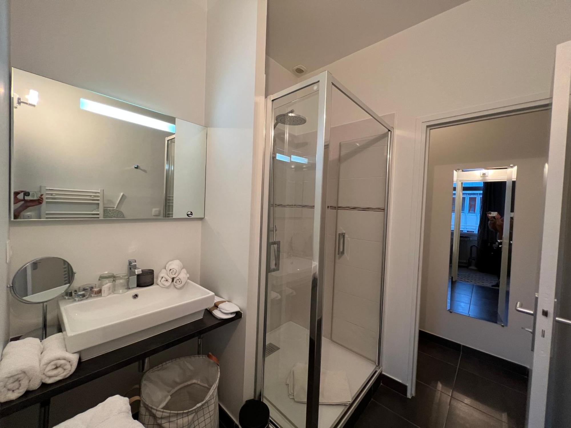 La Demeure Des Sacres - Cathedrale Bed & Breakfast Reims Bagian luar foto