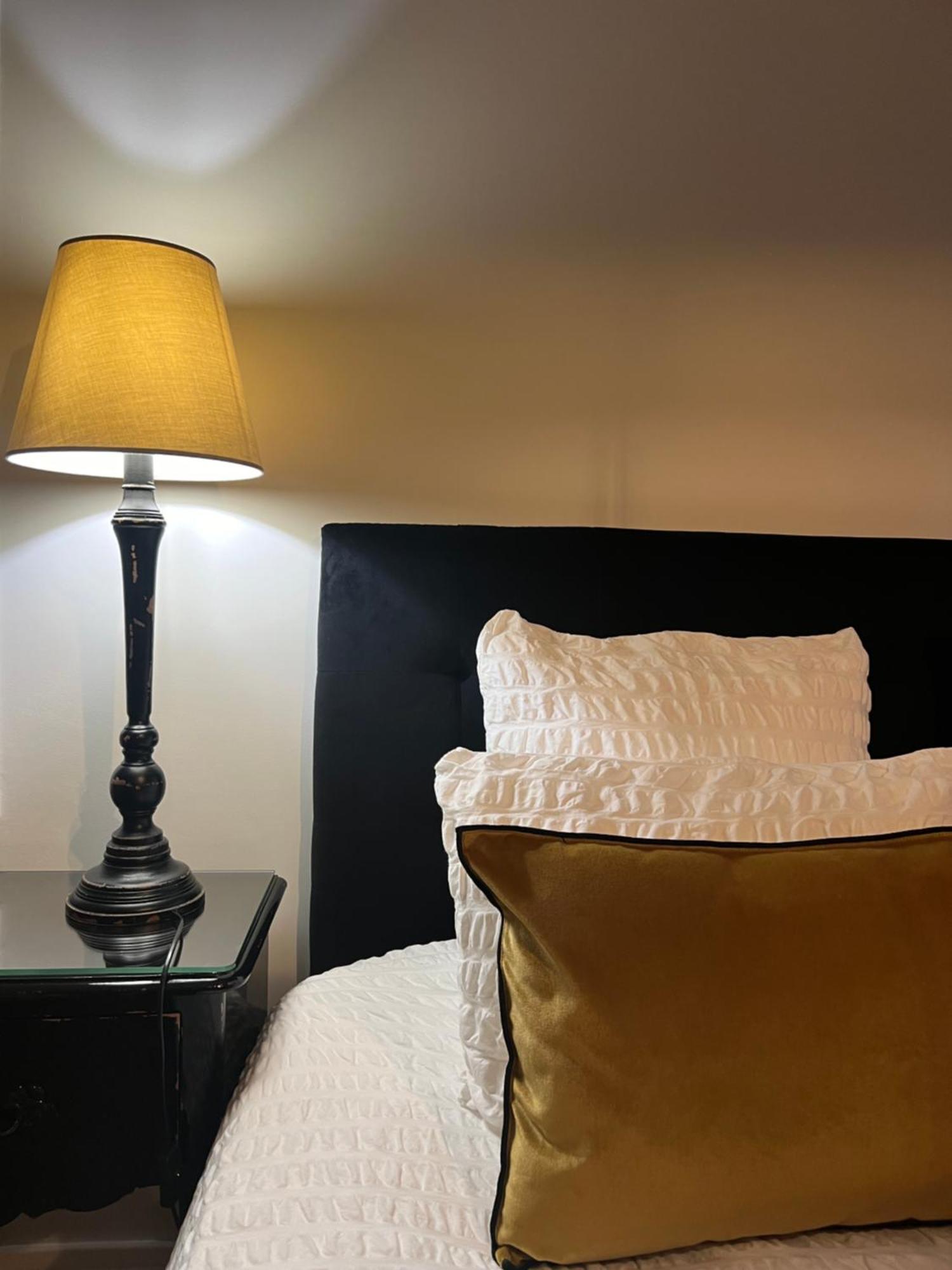 La Demeure Des Sacres - Cathedrale Bed & Breakfast Reims Bagian luar foto