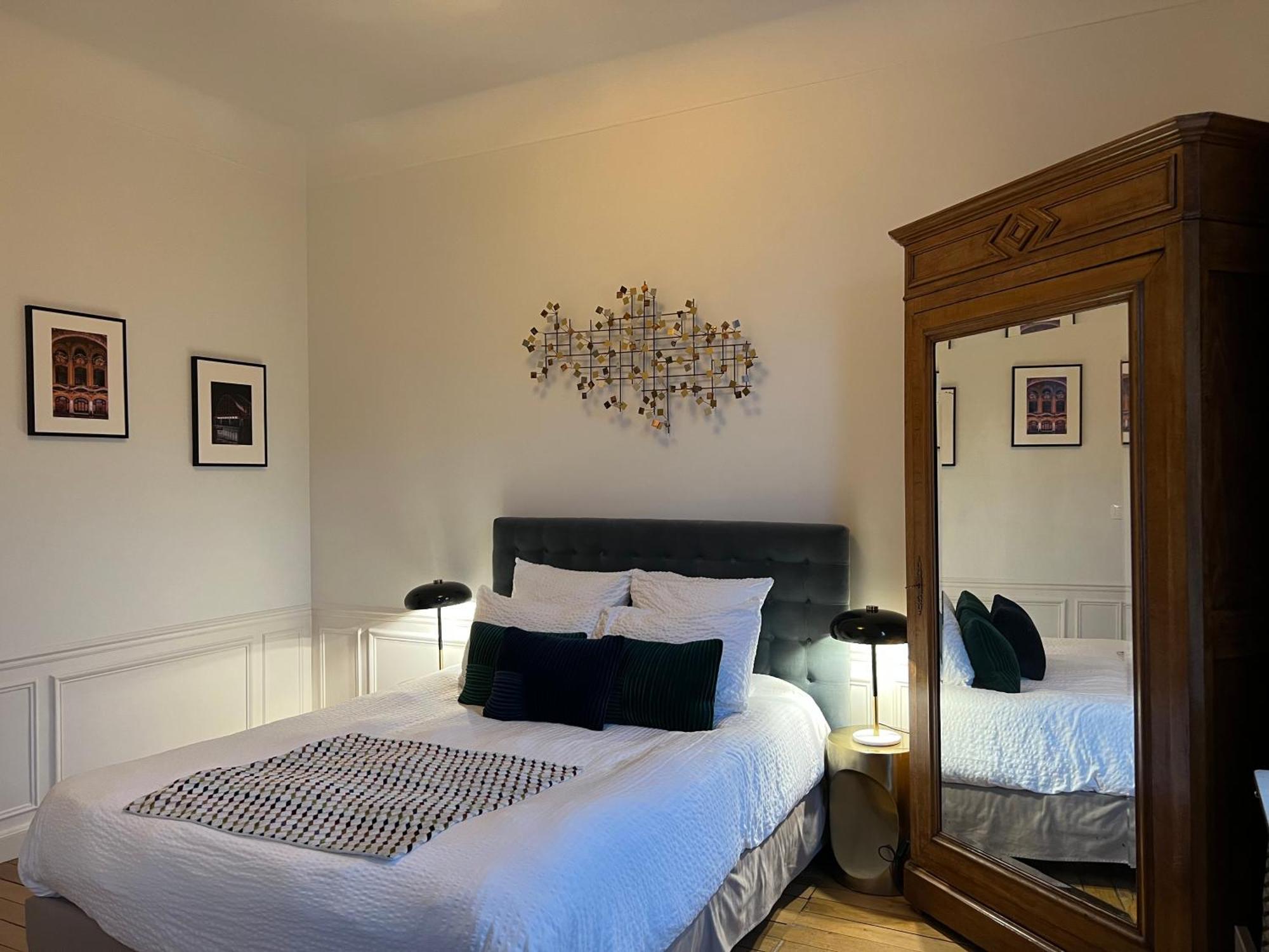 La Demeure Des Sacres - Cathedrale Bed & Breakfast Reims Bagian luar foto
