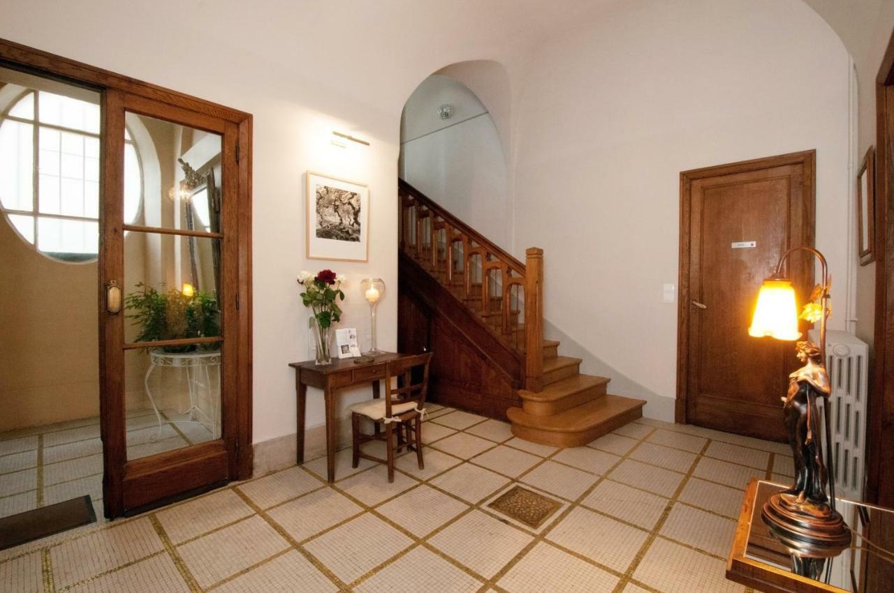 La Demeure Des Sacres - Cathedrale Bed & Breakfast Reims Bagian luar foto